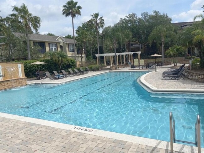 Photo - 10025 Courtney Palms Blvd Unidad 204