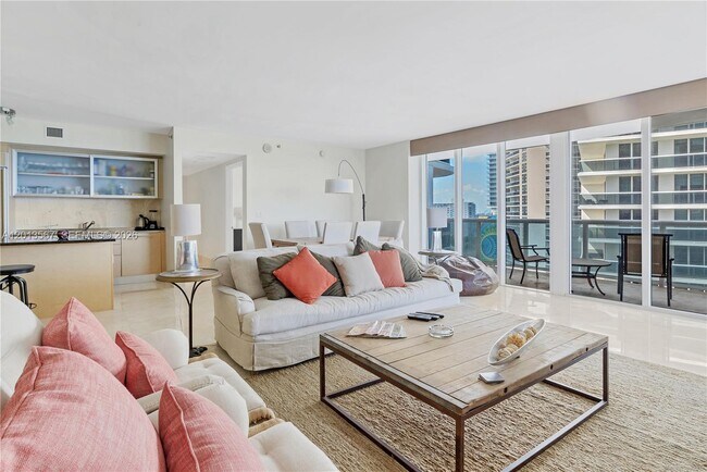 Photo - 1850 S Ocean Dr Unidad 1410
