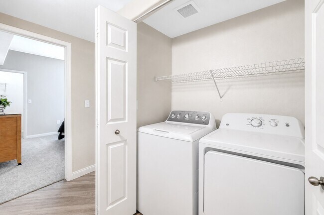 Elevate your everyday living at Falling Water, featuring an in-unit laundry area that combines convenience and comfort. Enjoy modern appliances and ample space for all your needs. Don't miss out—schedule a tour today!