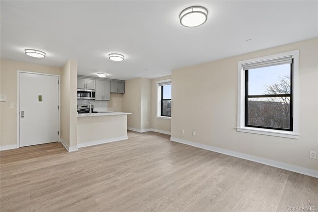 Photo - 135 Wakefield Ave Unidad 401