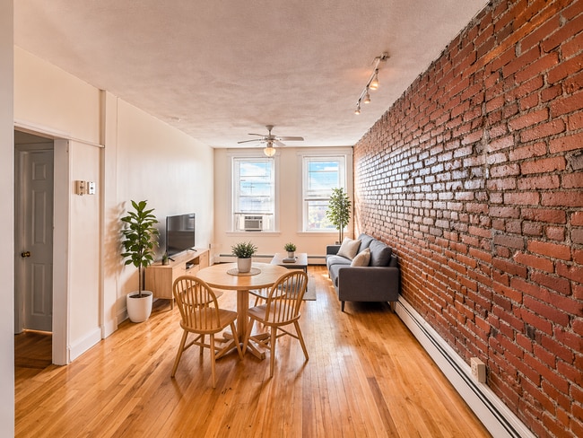 Building Photo - 276 Chestnut Hill Ave Unit 9