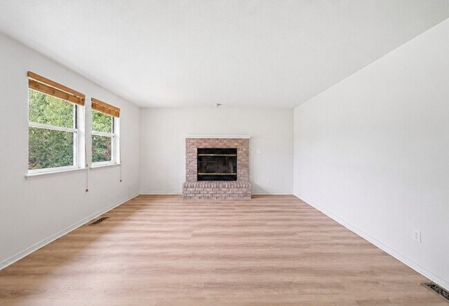 Photo - 3204 S Johnson Pl