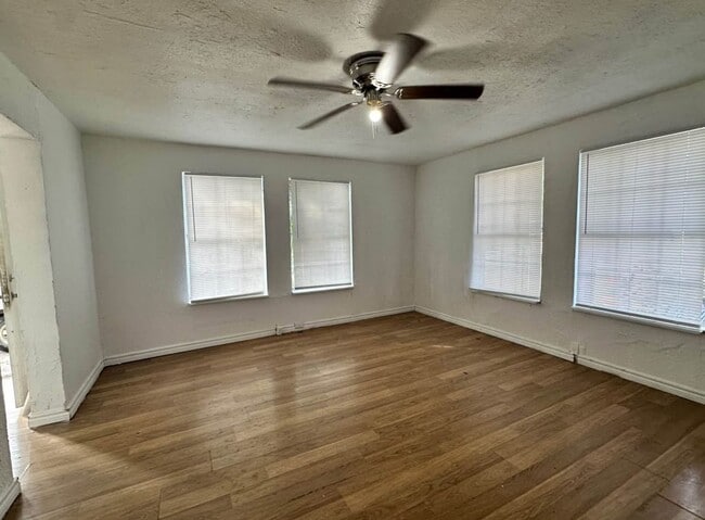 Photo - Cozy 3 bedroom house