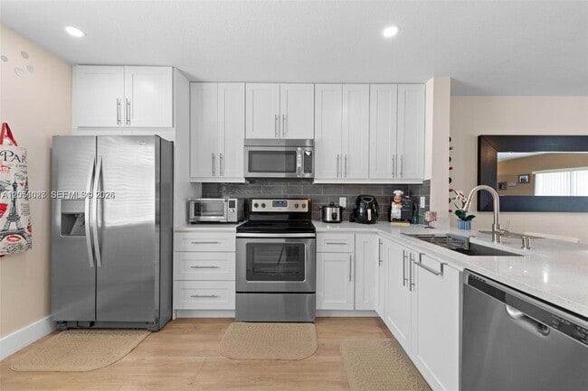 Building Photo - 542 NW 208th Terrace