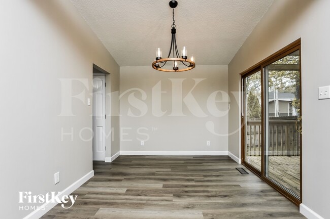 Photo - 855 Windemere Ave