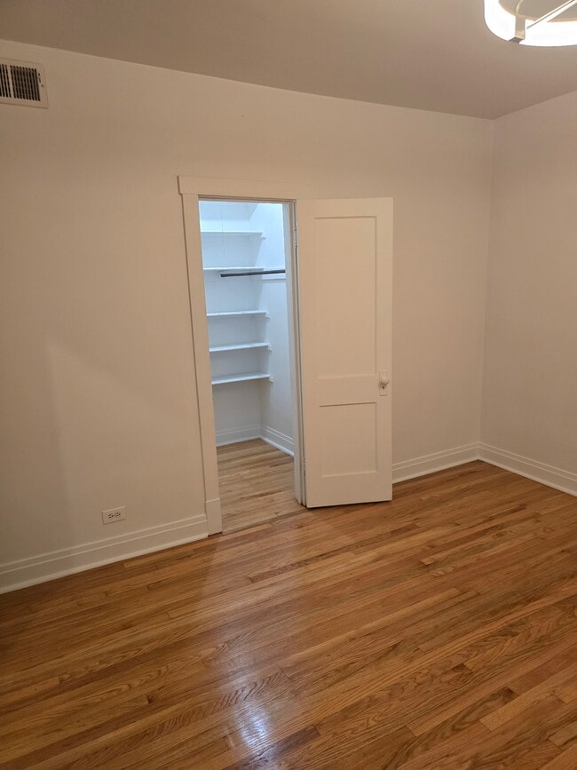 Photo - 2896 S Archer Ave Unit 202