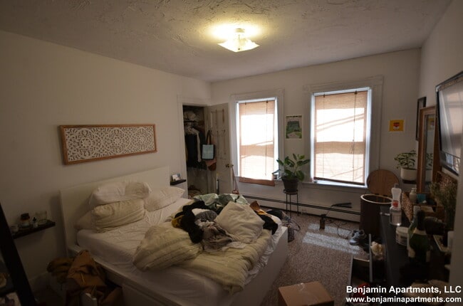 Building Photo - 64 Murdock St Unit 2