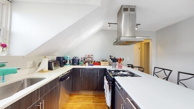 Photo - 5 Munroe St Unit 3