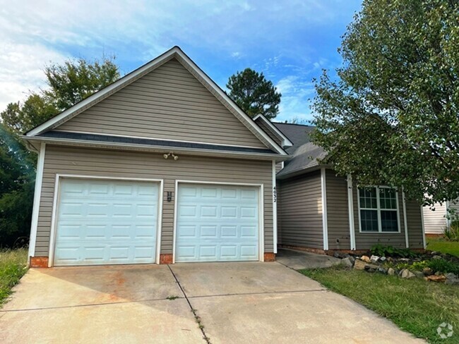 Building Photo - Great 3 bedroom with garage! Rental