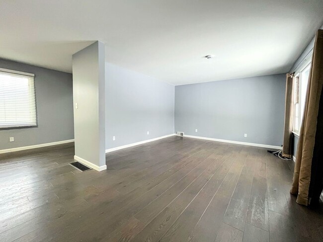 Photo - Comfortable 2-Bed Plus Den Home Available in Tonawanda