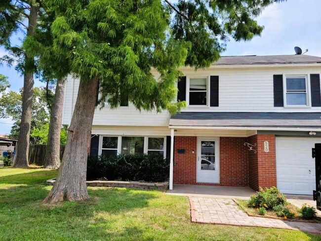 Photo - 520 Williamsburg Rd