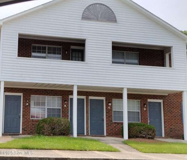 Building Photo - 1205 E Fire Tower Rd Unit A Rental