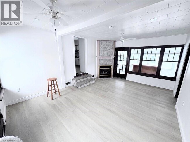 Photo - 1132 Spears Rd