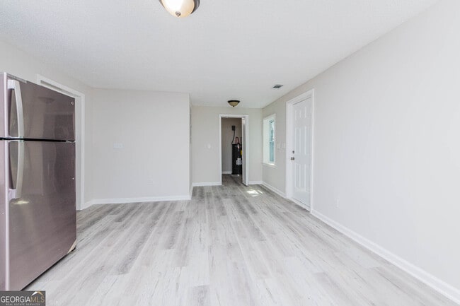 Photo - 3584 Log Cabin Dr