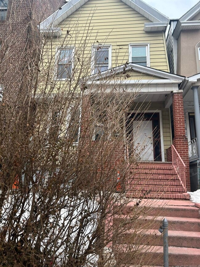 Photo - 72 Fairview Ave Unit 1