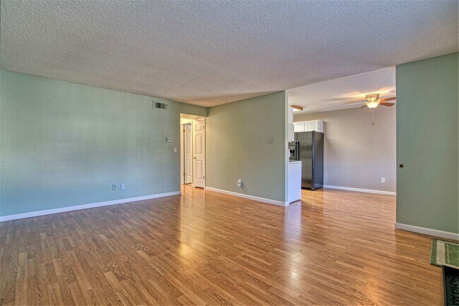 Photo - Bright End-Unit Condo – 2 Bed/1 Bath, Single-Level, No Stairs!