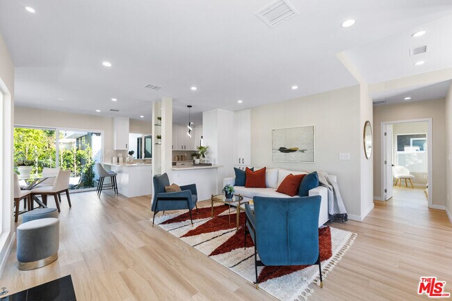 Photo - 8621 Olin St