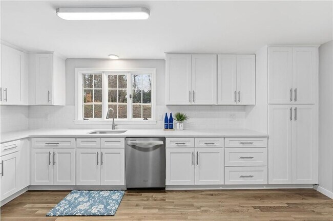 Photo - 38 Juniper Ln