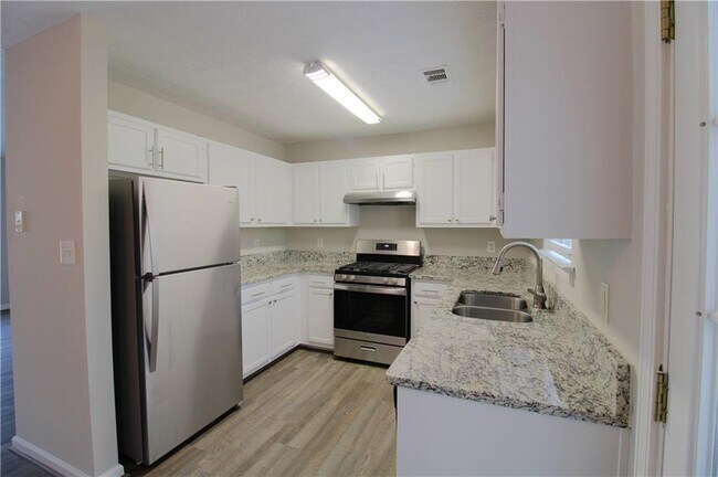 Photo - 2363 Mills Bend