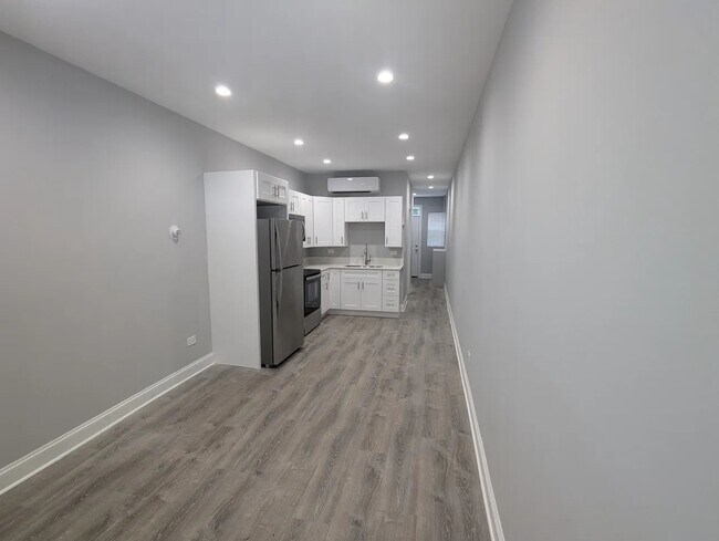 7050 W Higgins Ave Unit 1E