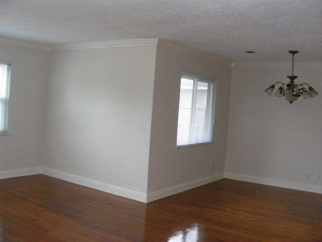 Photo - 5319 Cortelyou Ln