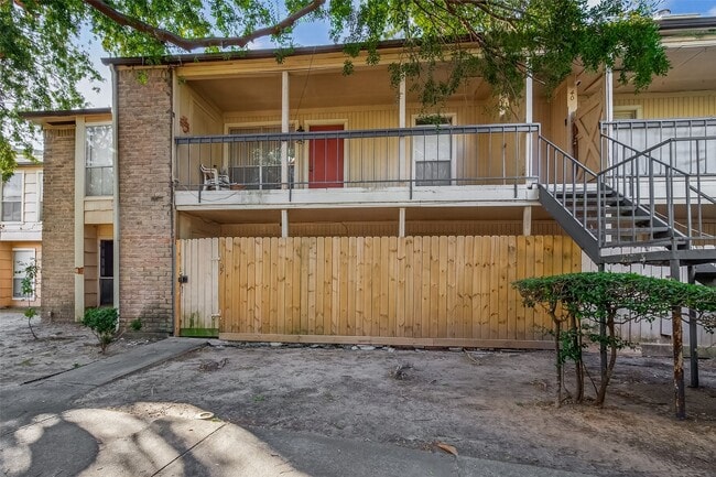 Photo - 8201 Richmond Ave. Unidad 37