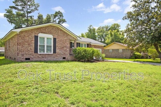 Photo - 220 Cornell Dr