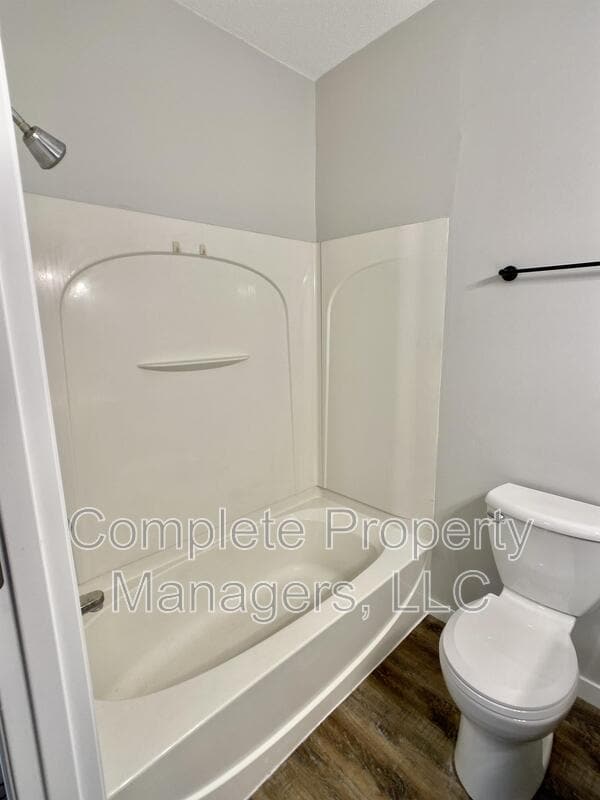 Photo - 930 S Broadway Ave
