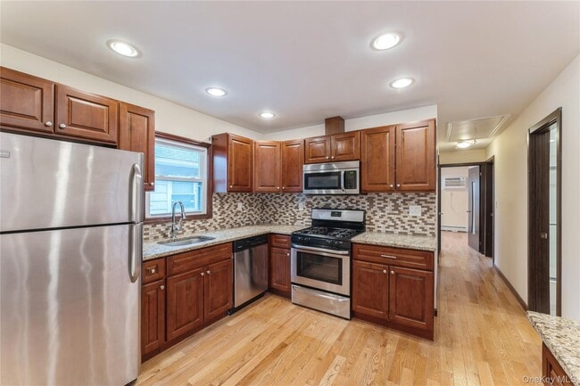 Photo - 228-20 Edgewood Ave Unit 2