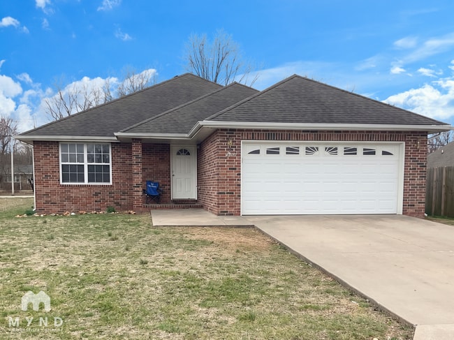 Building Photo - 2726 E Loren St