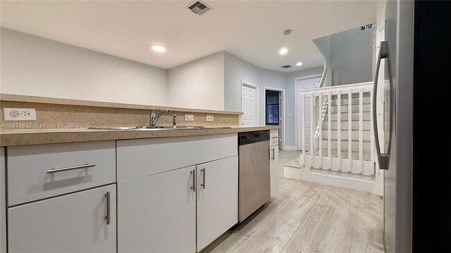 Photo - 1976 SW 60th Terrace