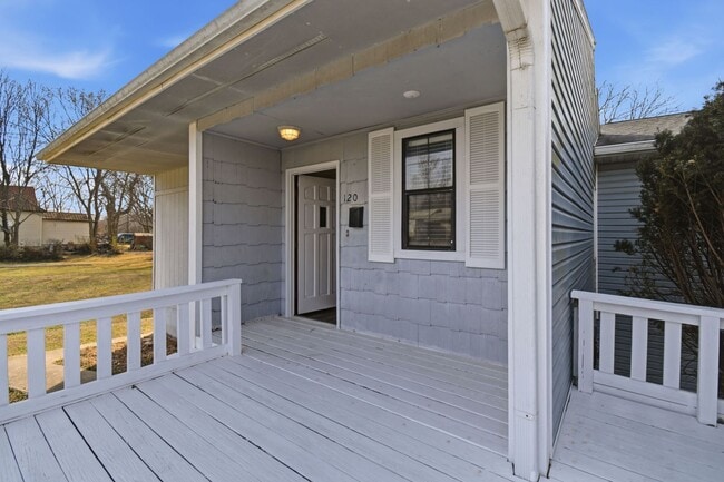 Photo - Newly Remodeled Duplex in Grove | Immediate Move In