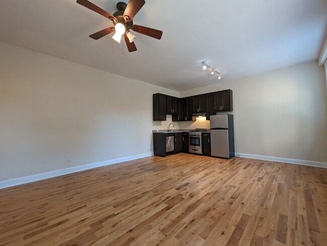 Photo - 4737 N Hermitage Ave Unidad 210
