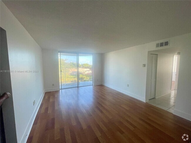 Building Photo - 492 NW 165th St Unit C-515 Rental