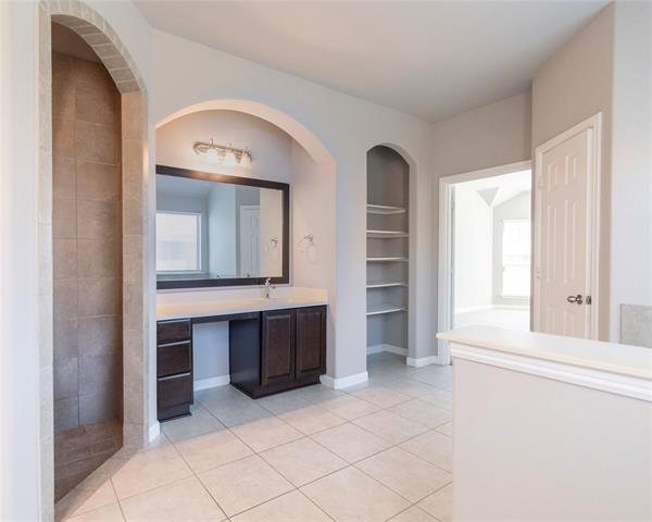 Photo - 545 Braewick Dr