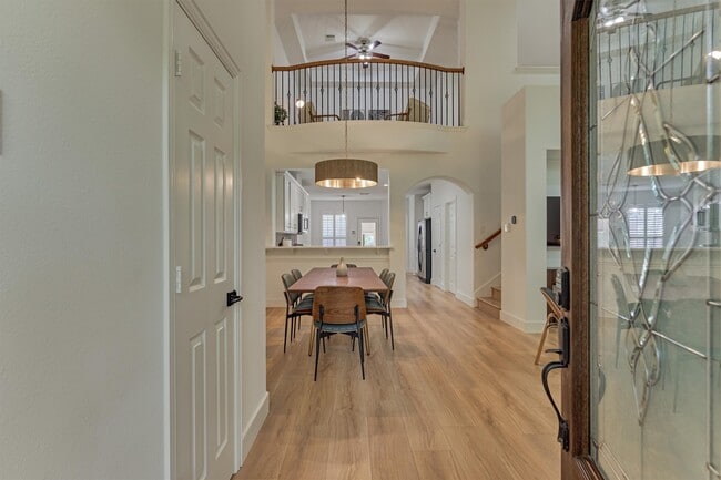 Photo - 27 Medley Ln