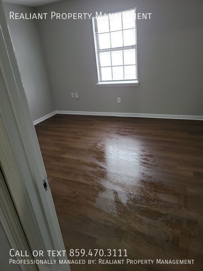 Photo - 425 Lenney Dr Unit 3