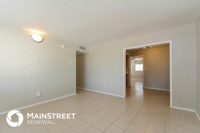 Photo - 4649 E 14th St