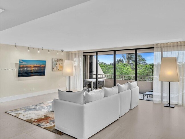 Photo - 11113 Biscayne Blvd Unit 253