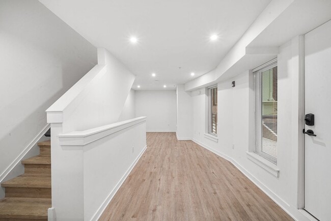 Building Photo - 933 N 29th St Unit 3