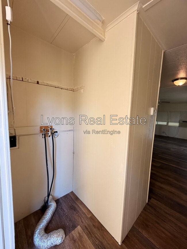 Photo - 7555 Ebson Dr