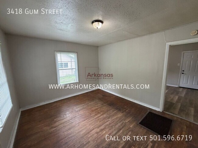 Photo - 3418 Gum St