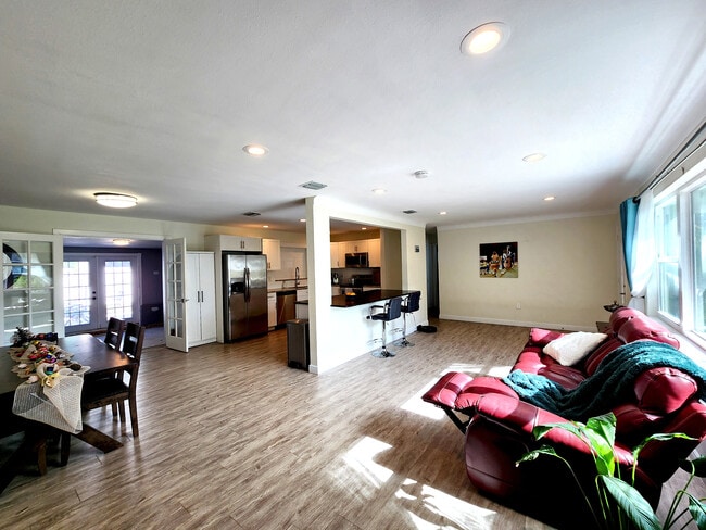 Photo - 6049 45th Ave N