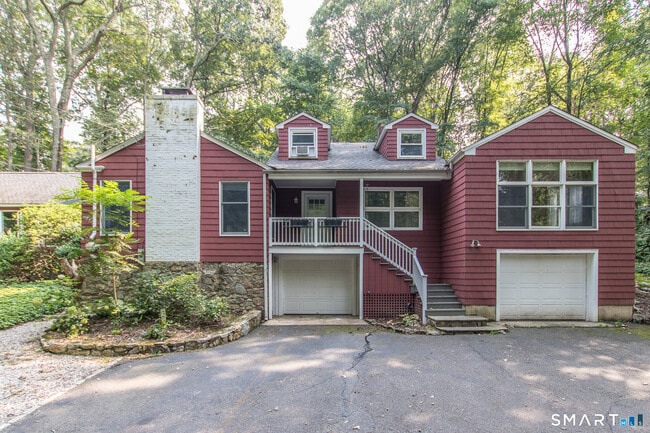 Building Photo - 211 New Canaan Rd