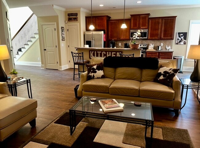 Photo - 1924 Leighton Dr