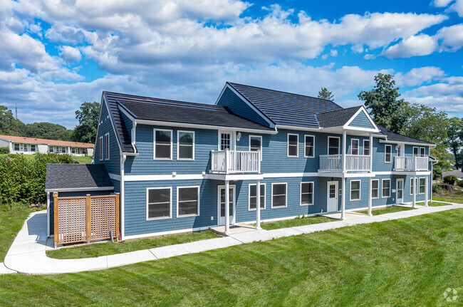 Building Photo - Pequot Village Rental