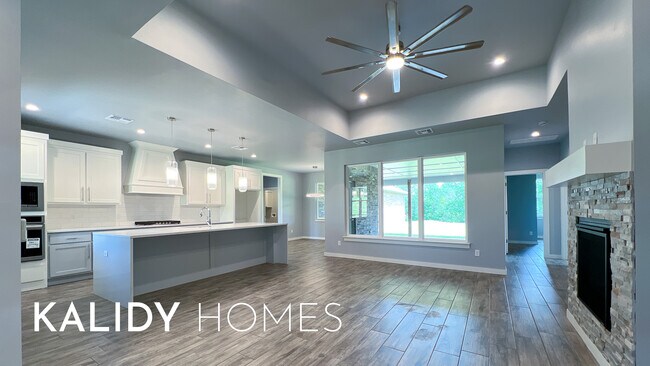 Photo - 1686 Salma Rd