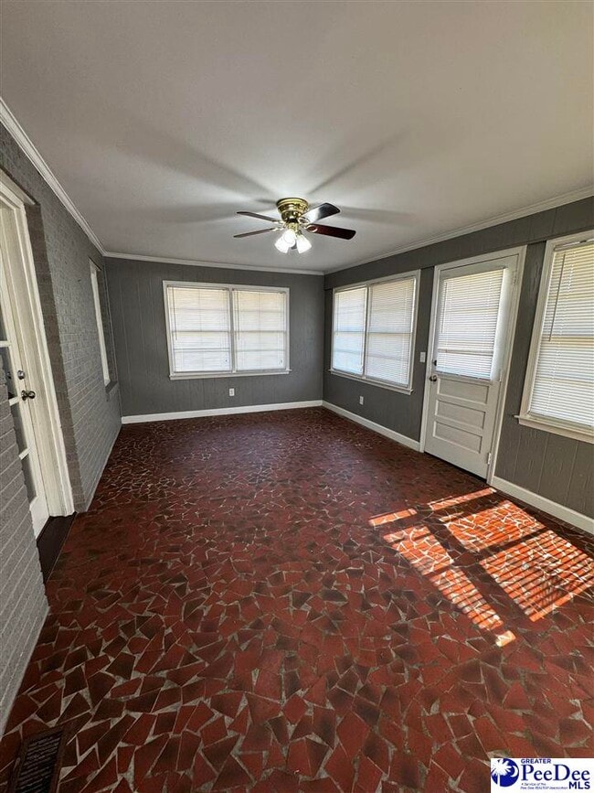 Photo - 1120 2nd Loop Rd