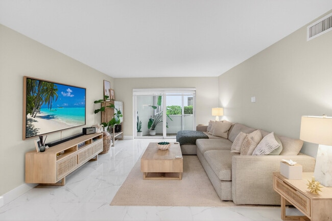 Photo - 322 N Federal Hwy Unidad 137