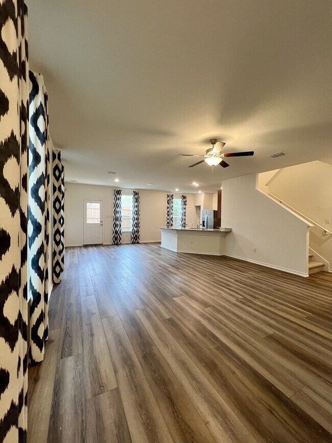 Photo - 14839 Vance Jackson Rd